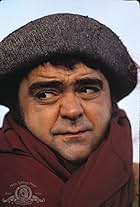 James Coco in El hombre de La Mancha (1972)