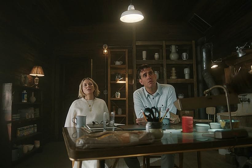 Bobby Cannavale and Naomi Watts in The Watcher (2022)