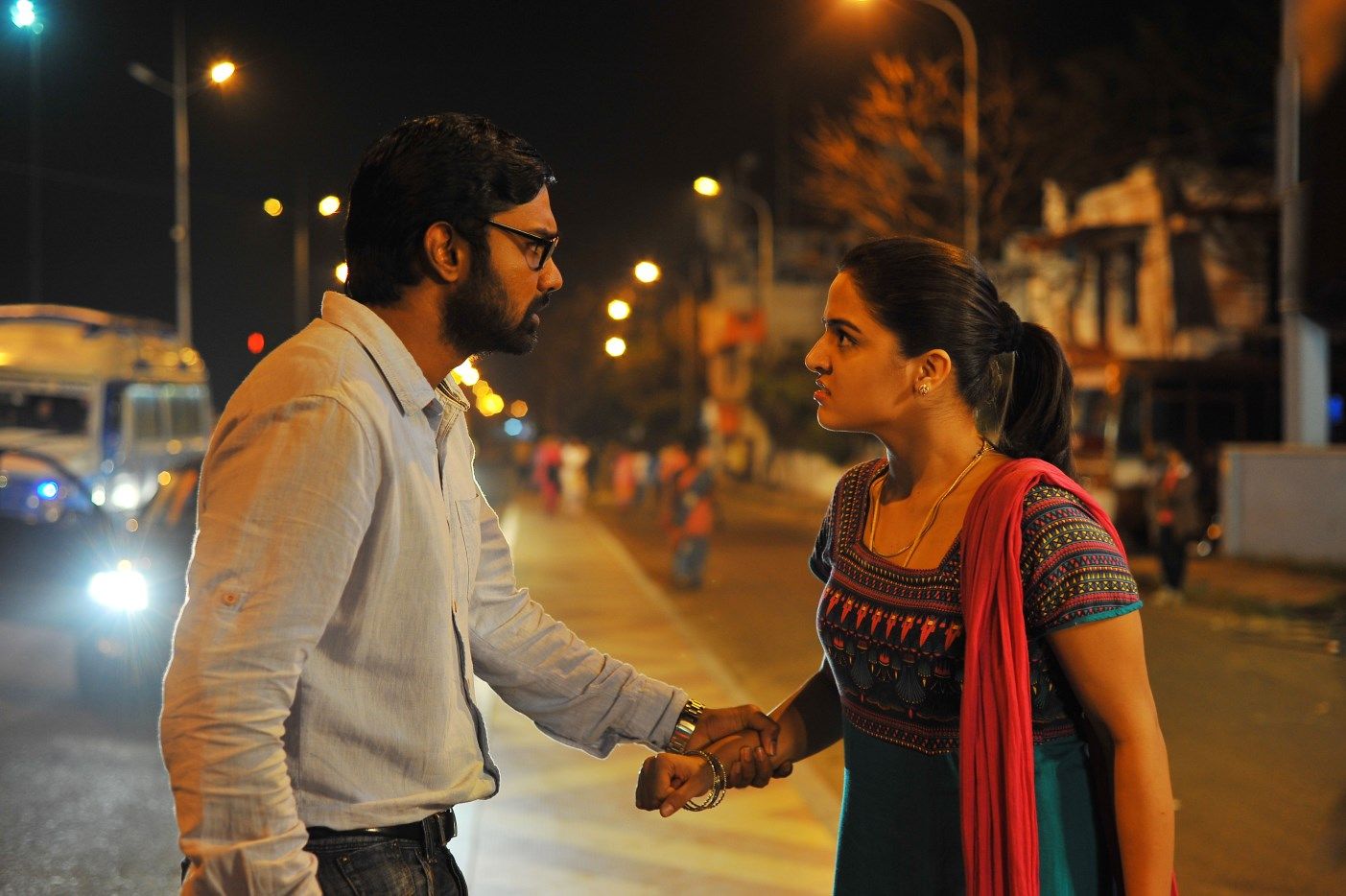 Wamiqa Gabbi and Balakrishna Kola in Maalai Nerathu Mayakkam (2016)