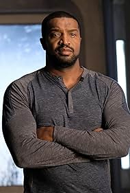 Roger Cross in Dark Matter (2015)