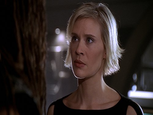 Lisa Ryder in Andromeda (2000)