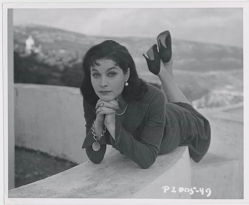 Yvonne Furneaux in Lisbona (1956)