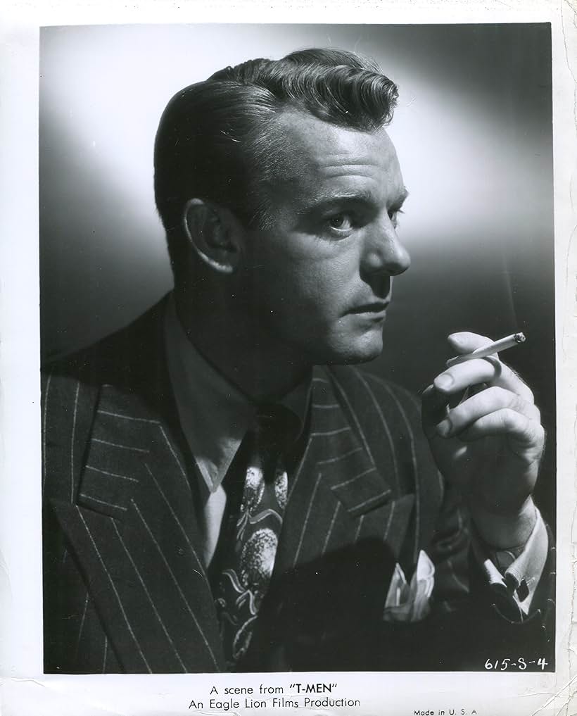 Dennis O'Keefe in T-Men (1947)