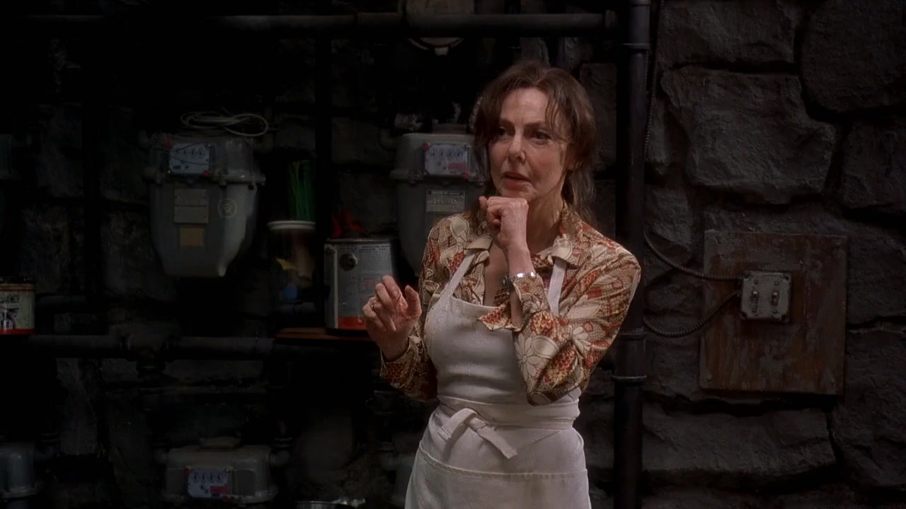 Elaine May in Small Time Crooks (2000)