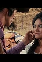 Gabriella Giorgelli and Robert Woods in Meu Nome é Mallory... Com 'M' de Morte (1971)