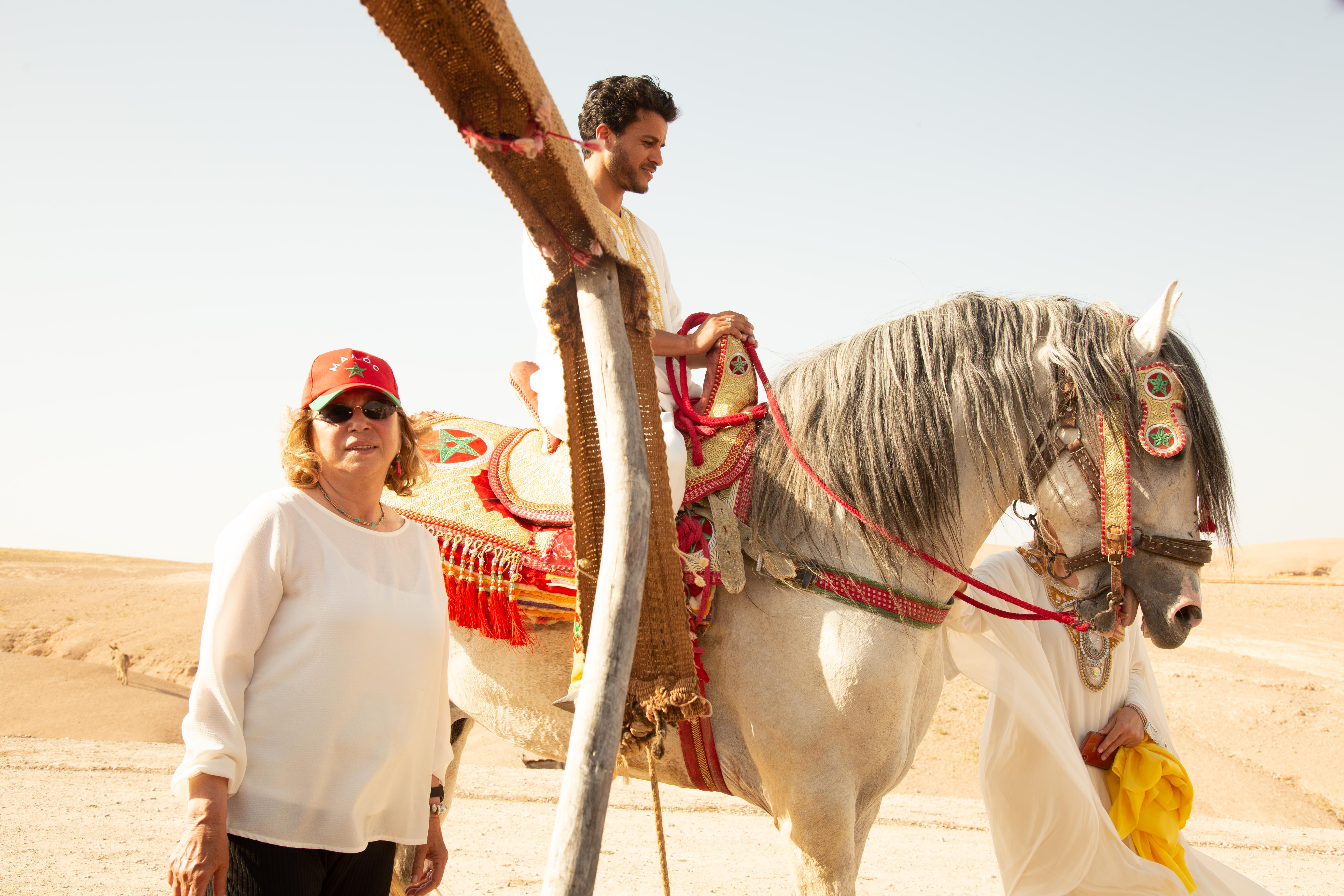 Claudia Gerini and Mohamed Zouaoui in Burraco fatale (2020)