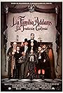 Christina Ricci, Raul Julia, Christopher Lloyd, Anjelica Huston, Carol Kane, Kaitlyn Hooper, Carel Struycken, and Jimmy Workman in La familia Addams: La tradición continúa (1993)