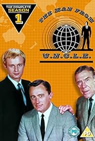 Robert Vaughn, Leo G. Carroll, and David McCallum in O Agente da UNCLE. (1964)