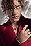 V's primary photo