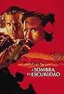 Michael Douglas and Val Kilmer in A Sombra e a Escuridão (1996)