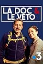 Michel Cymès and Dounia Coesens in La doc et le véto (2021)