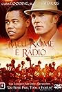 Cuba Gooding Jr. and Ed Harris in Meu Nome é Radio (2003)