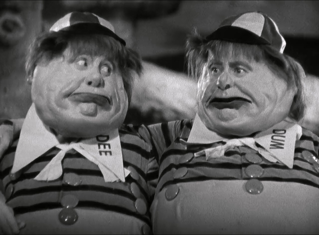 Roscoe Karns and Jack Oakie in Alice in Wonderland (1933)