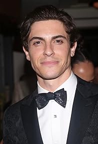 Primary photo for Derek Klena