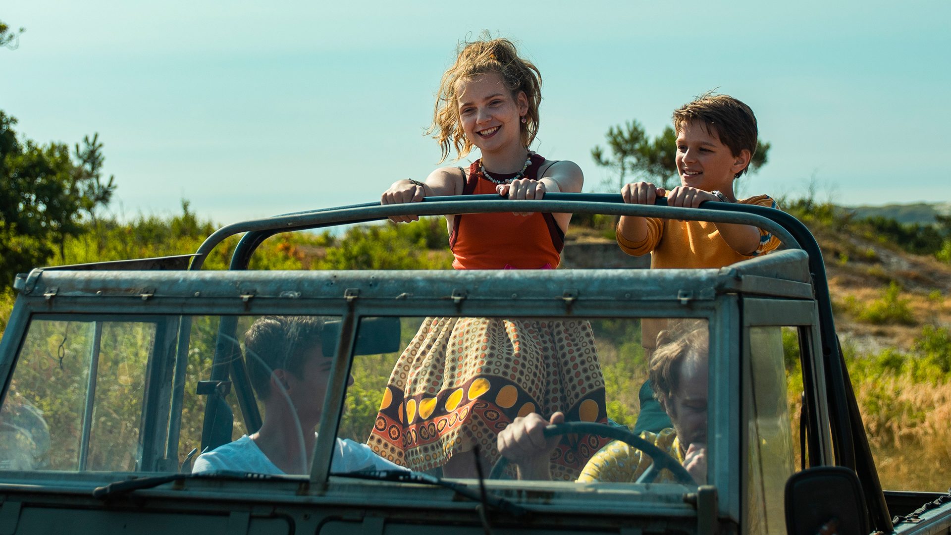 Sonny Coops van Utteren and Josephine Arendsen in My Extraordinary Summer with Tess (2019)