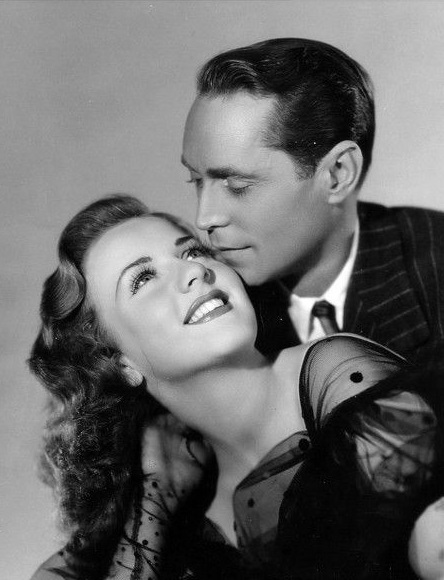 Deanna Durbin and Franchot Tone in La hermanita del mayordomo (1943)