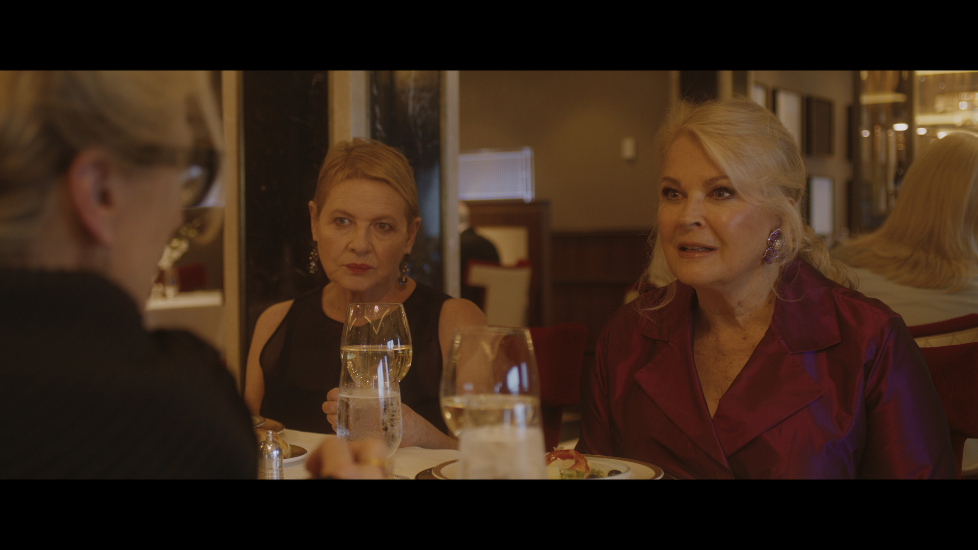 Candice Bergen and Dianne Wiest in Let Them All Talk (2020)