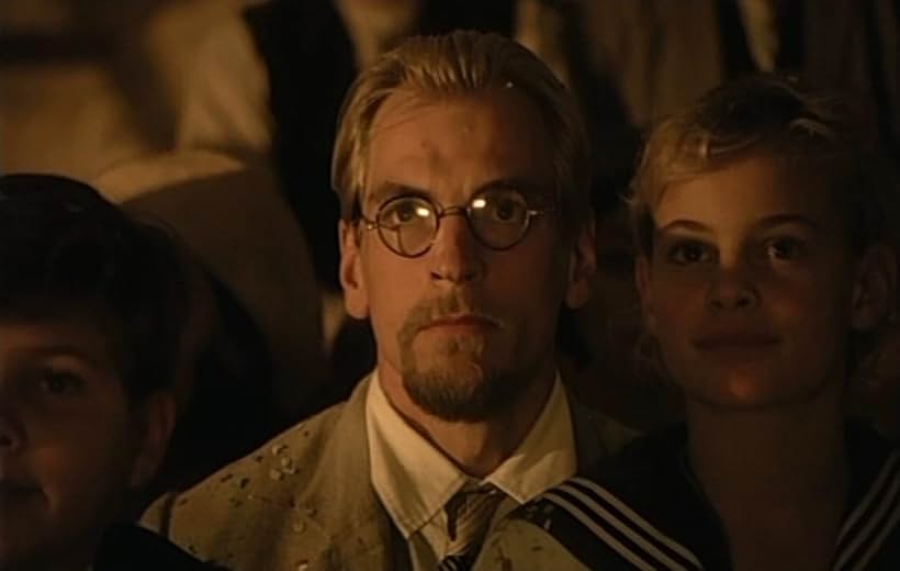 Julian Sands and Nina Schweser in Mario et le Magicien (1994)