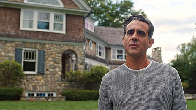 Bobby Cannavale in The Watcher (2022)