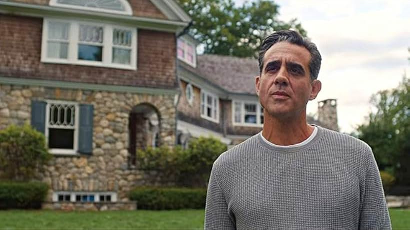 Bobby Cannavale in The Watcher (2022)