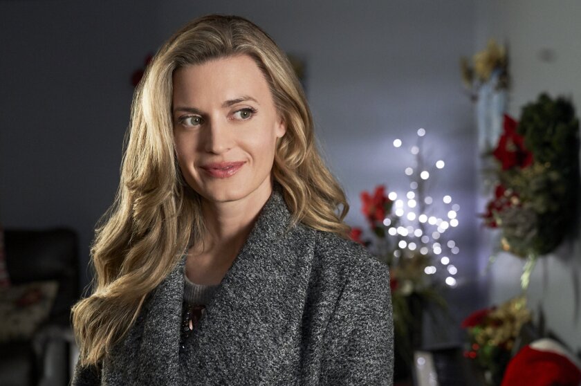 Brooke D'Orsay in Nostalgic Christmas (2019)