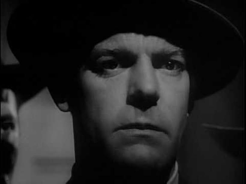 Dennis O'Keefe in T-Men (1947)