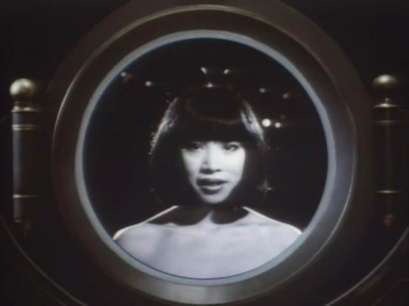 Lauren Tom in Nada es eterno (1984)