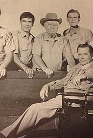 Glenn Ford, Edgar Buchanan, Victor Campos, Sandra Ego, Peter Ford, and Taylor Lacher in Glenn Ford é a Lei (1971)