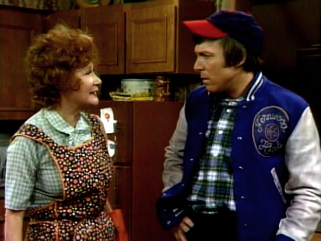 Dody Goodman and Greg Mullavey in Mary Hartman, Mary Hartman (1976)