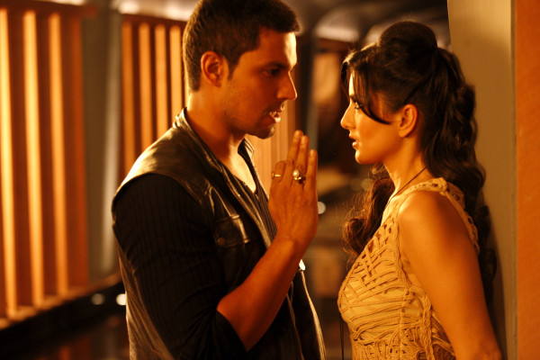 Randeep Hooda and Sunny Leone in Jism 2 (2012)