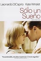 Leonardo DiCaprio and Kate Winslet in Sólo un sueño (2008)