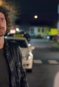 Primary photo for Sina merkt, dass Lukes Liebe zu ihr krankhafte Züge hat Primary photo for Sina merkt, dass Lukes Liebe zu ihr krankhafte Züge hat