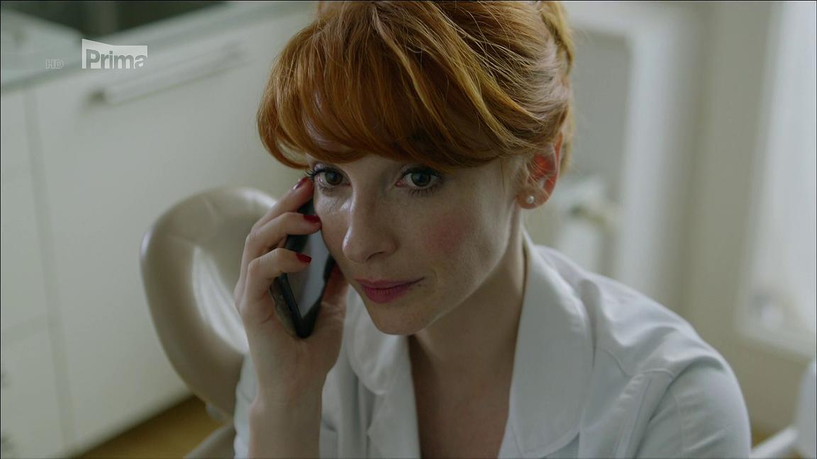 Vica Kerekes in Kapitán Exner (2017)