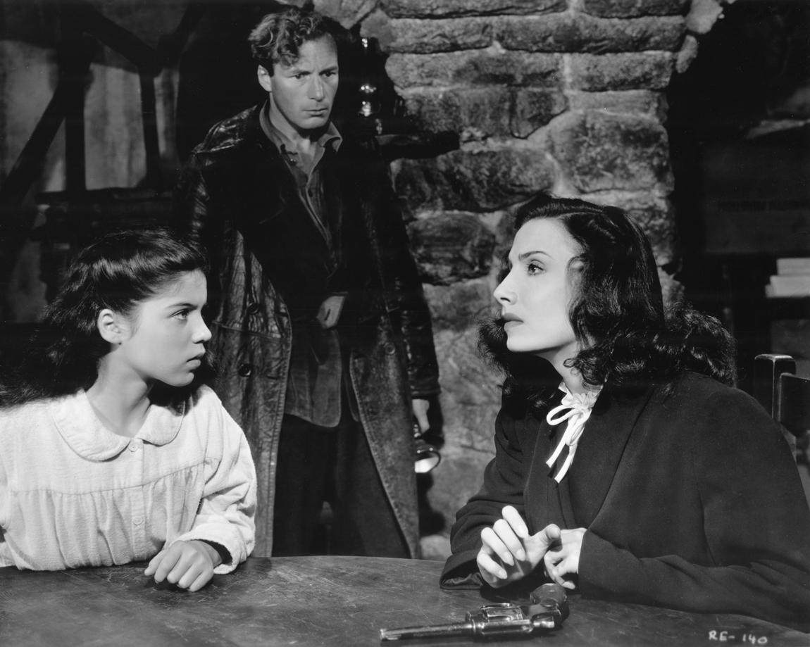 Lowell Gilmore, Dena Penn, and Tamara Toumanova in Tamara figlia della steppa (1944)