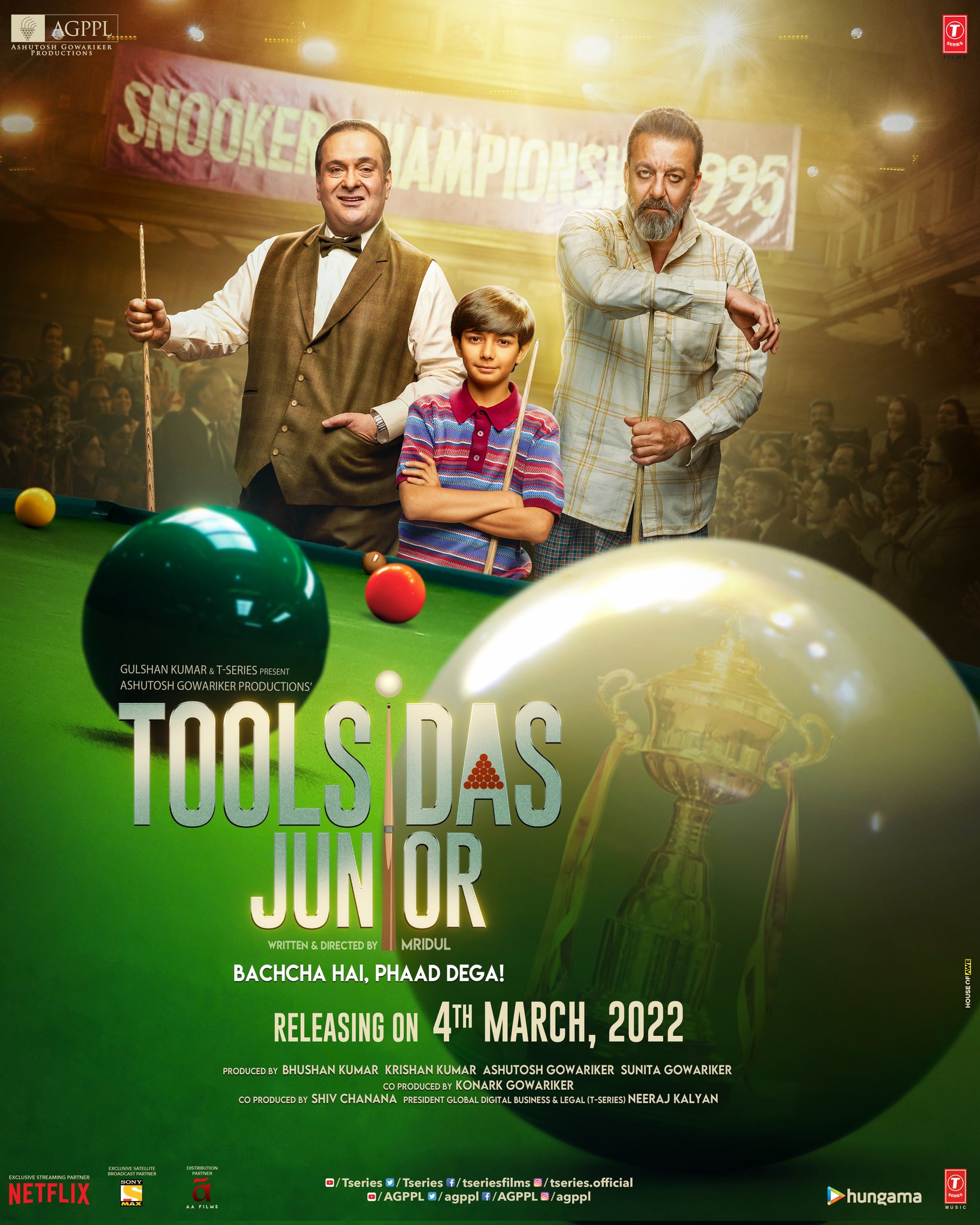 Sanjay Dutt, Rajeev Kapoor, and Varun Buddhadev in Toolsidas Junior (2022)