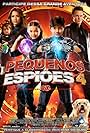 Jessica Alba, Joel McHale, Mason Cook, and Rowan Blanchard in Pequenos Espiões 4 (2011)