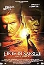 Danny Glover and Dennis Quaid in Linea di sangue (1997)