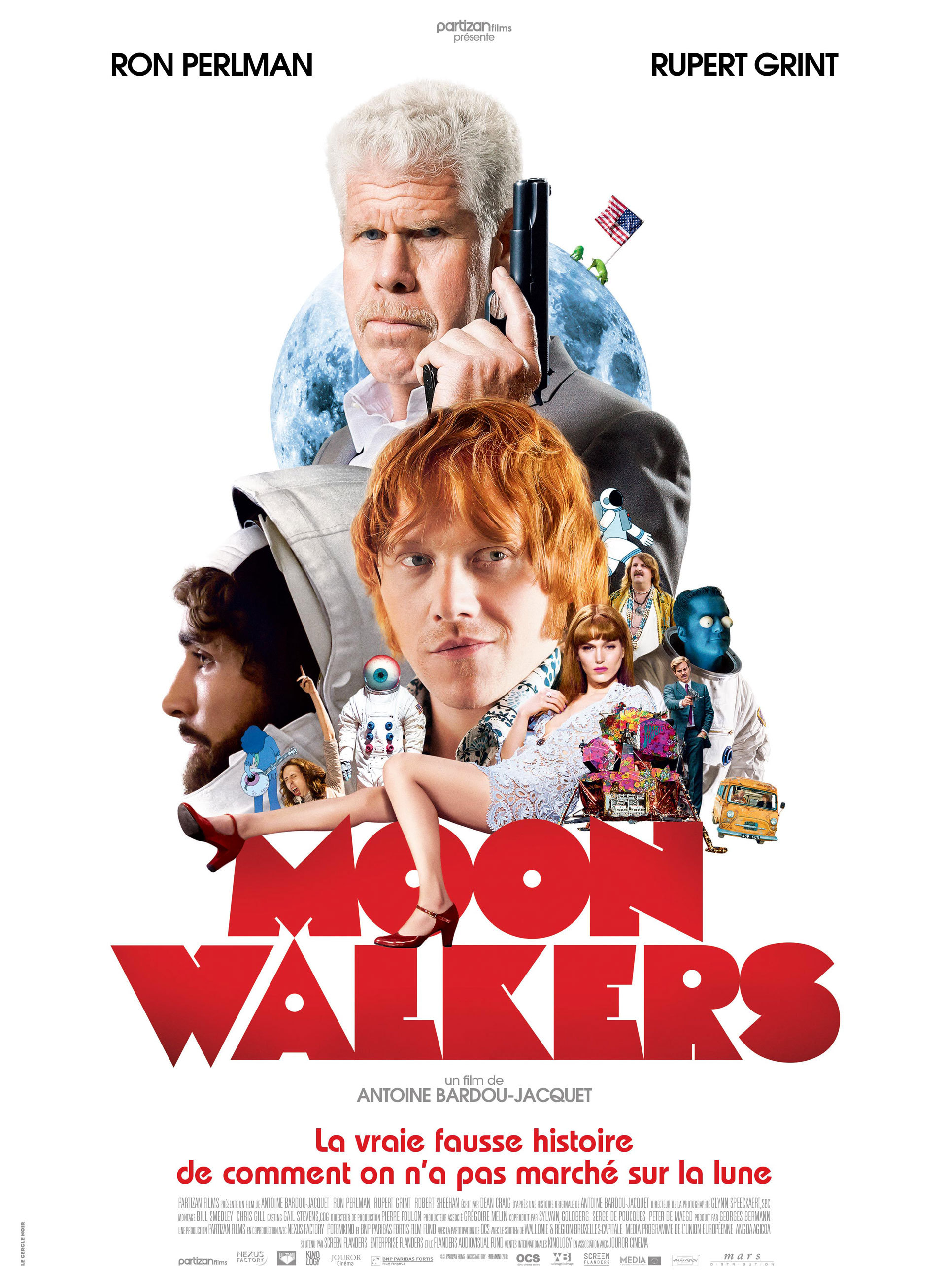 Ron Perlman, Rupert Grint, Erika Sainte, Robert Sheehan, and Tom Audenaert in Moonwalkers (2015)