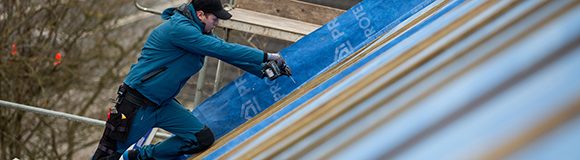 carpenter_on_roof
