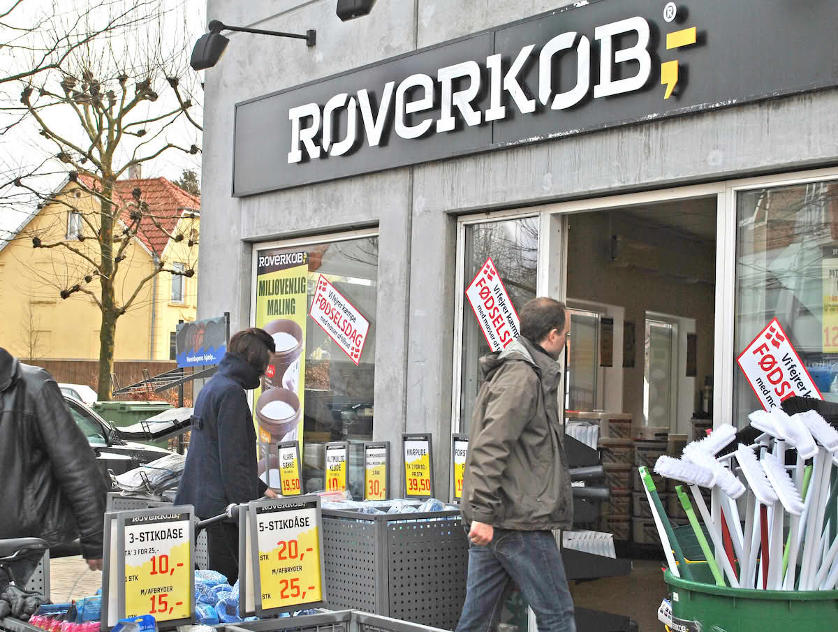 Butiksfacade samt skilte.