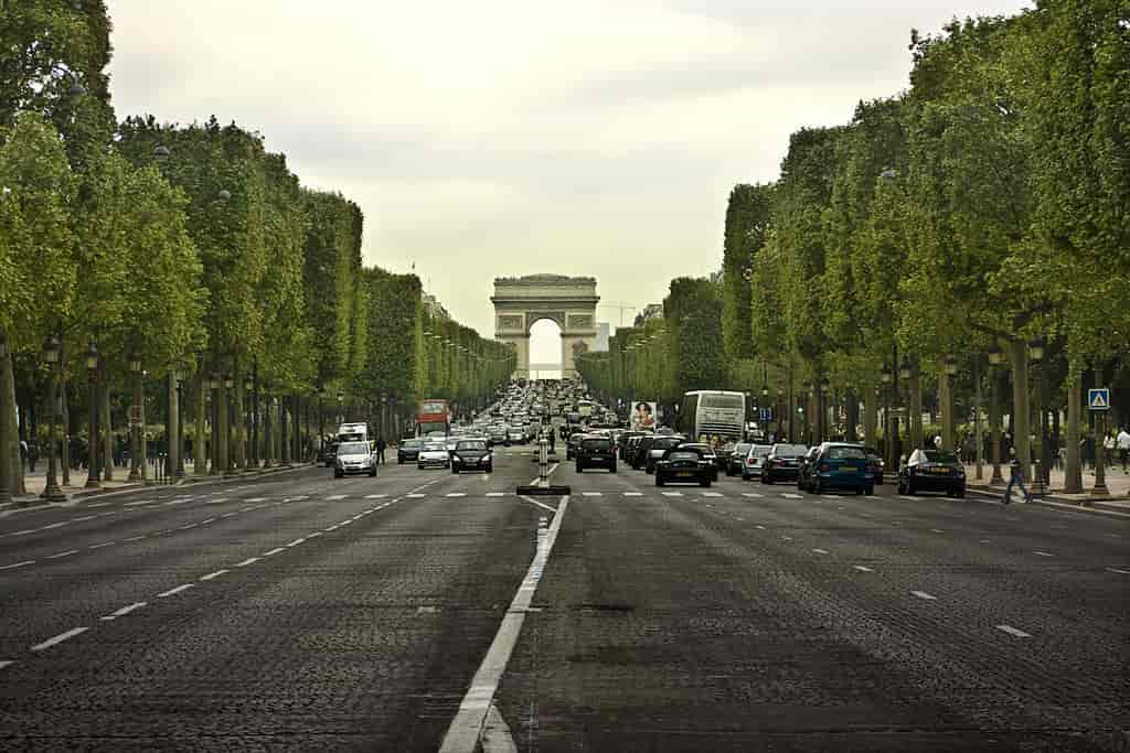 Avenue des Chanps-Élysées