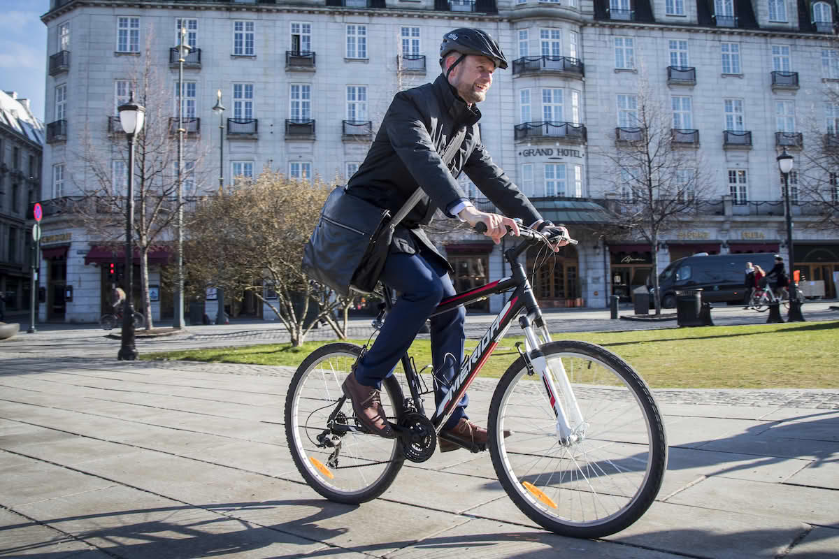 Bent Høie på sykkel