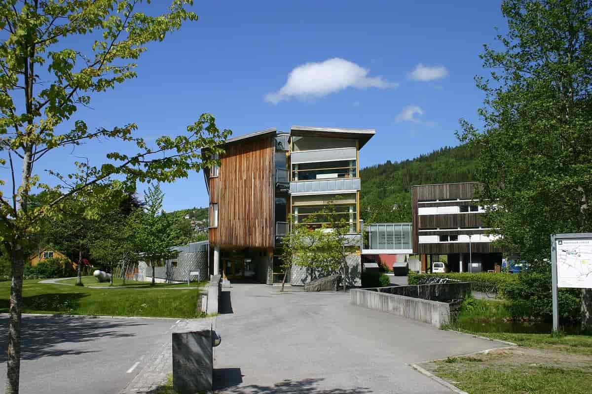 Berte-Kanutte huset ved Høgskolen i Volda