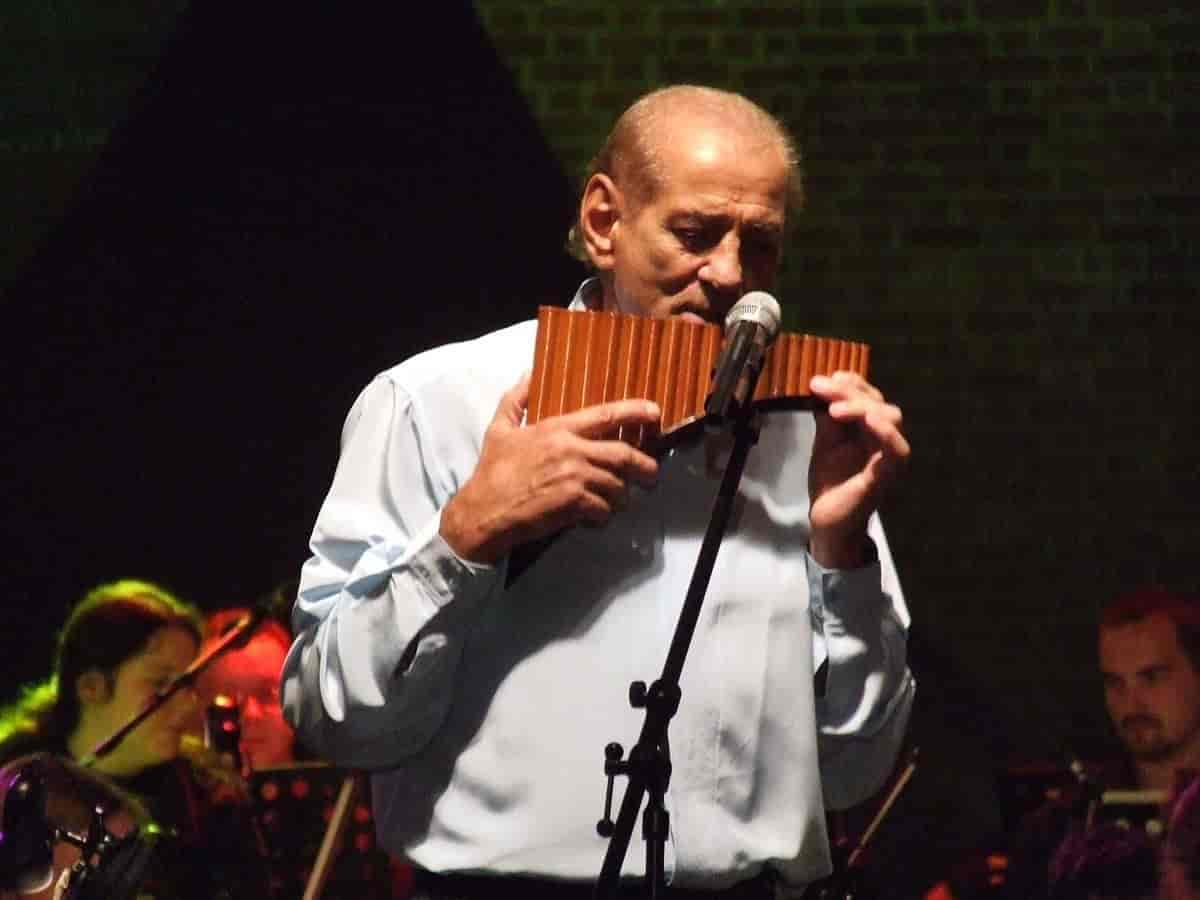 Gheorghe Zamfir under den tiende årlige Crossroad-festivalen i Krakow, 2008