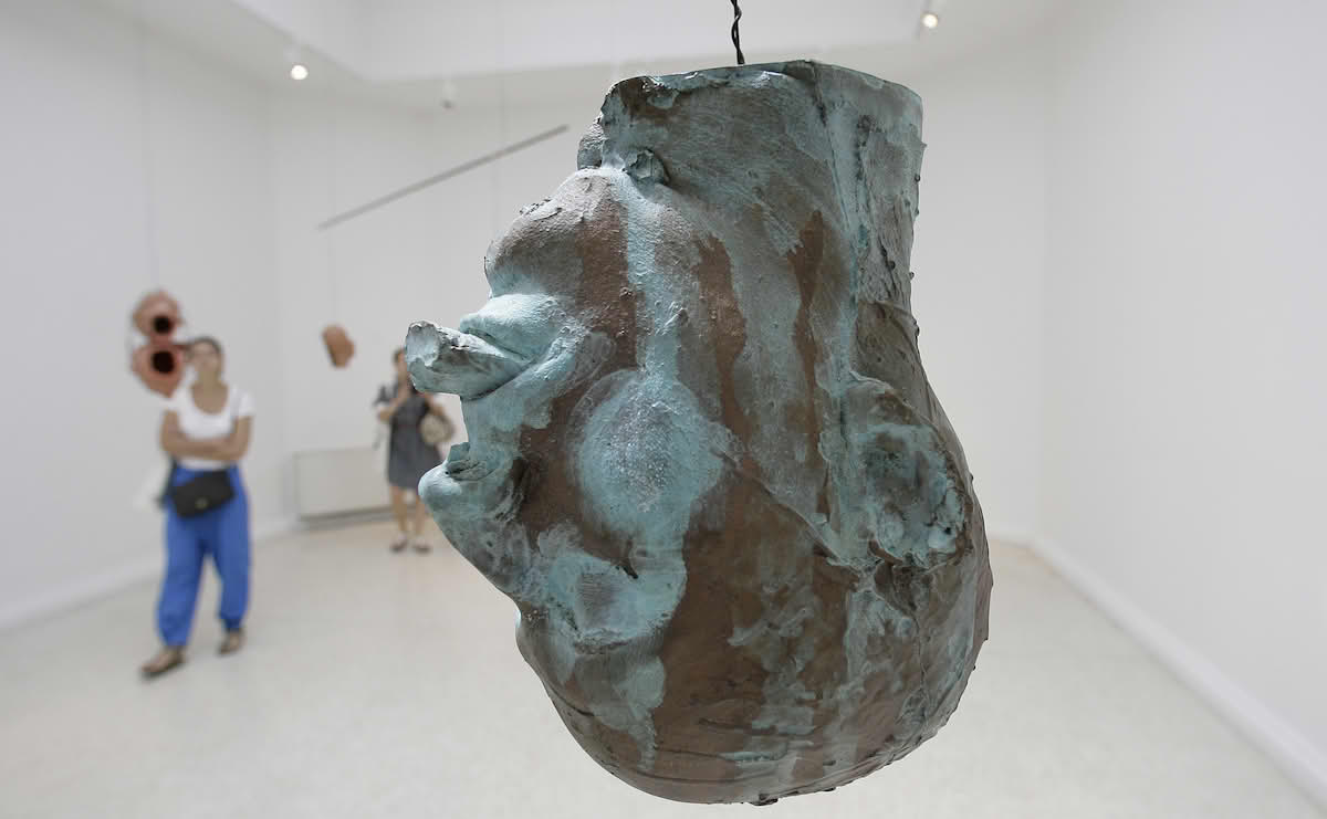 Hanging head for Leo