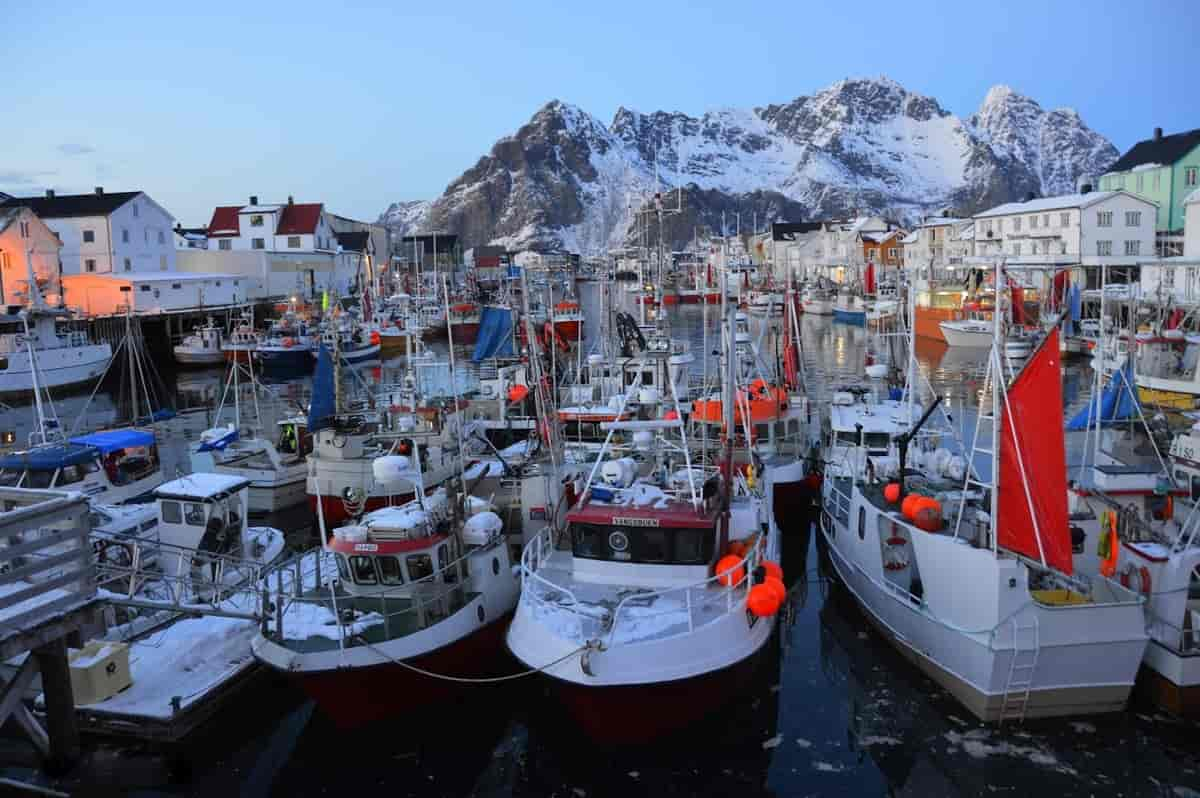 Henningsvær under Lofotfiske.