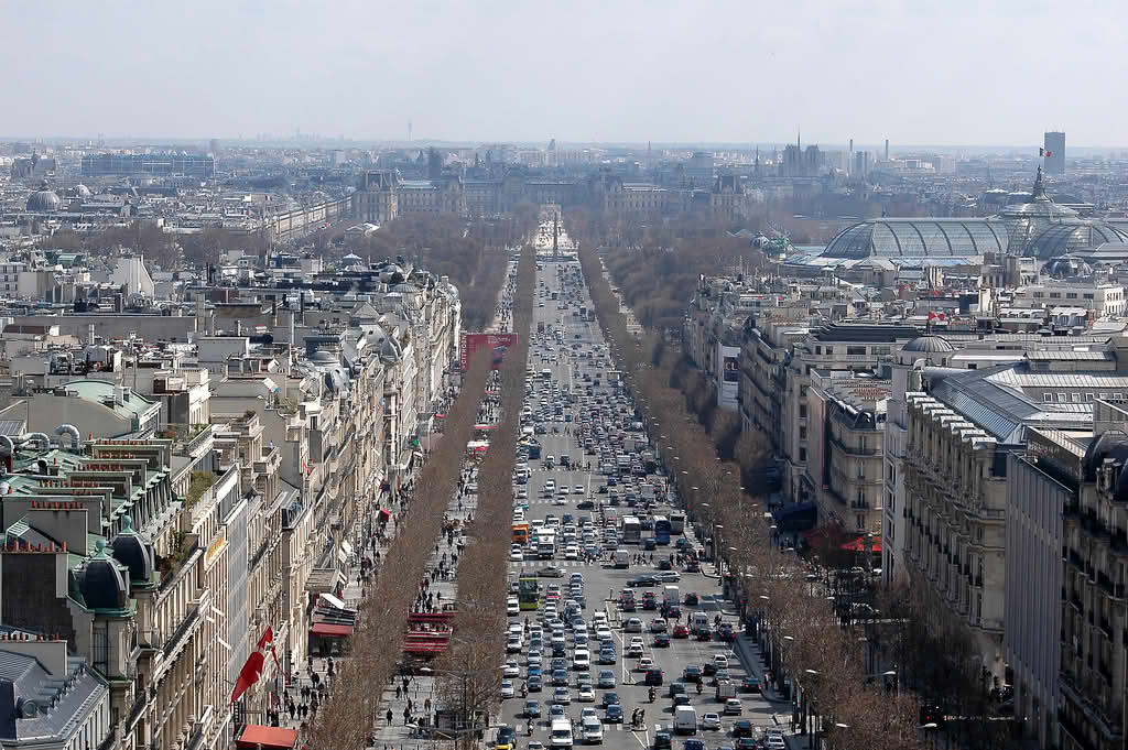 Les Champs Elysées