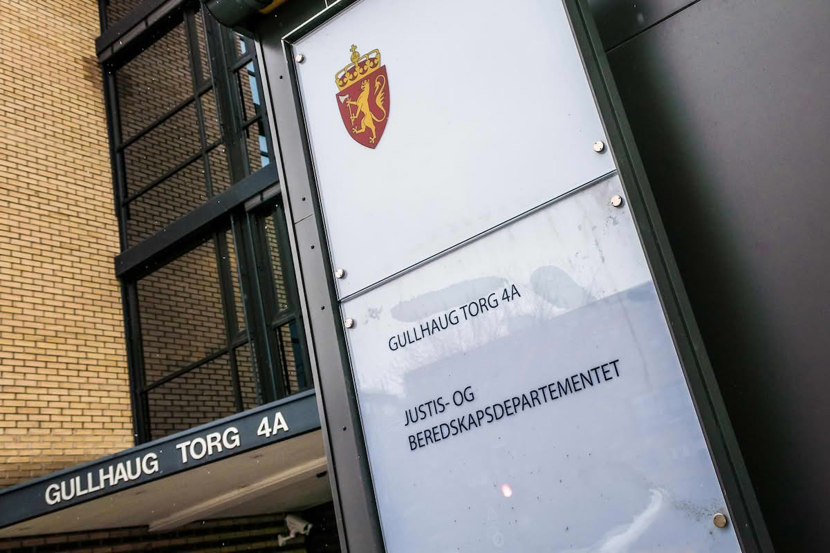 Skilting utenfor Justis og beredskapsdepartementet