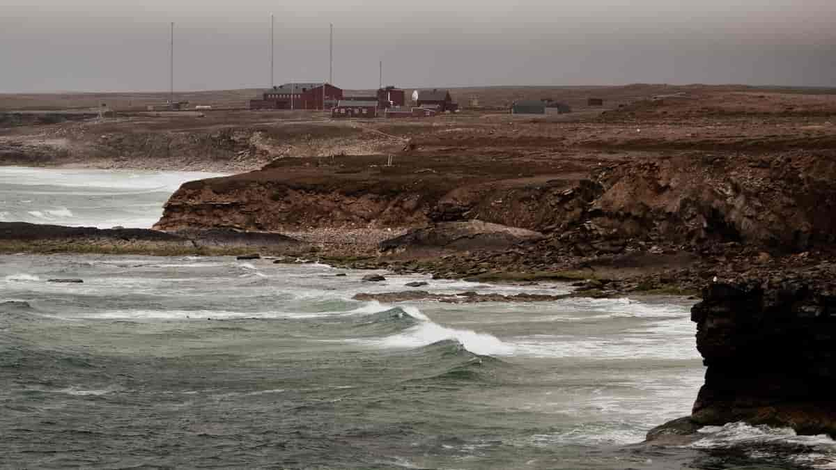 Den meteorologiske stasjonen nord på øya.