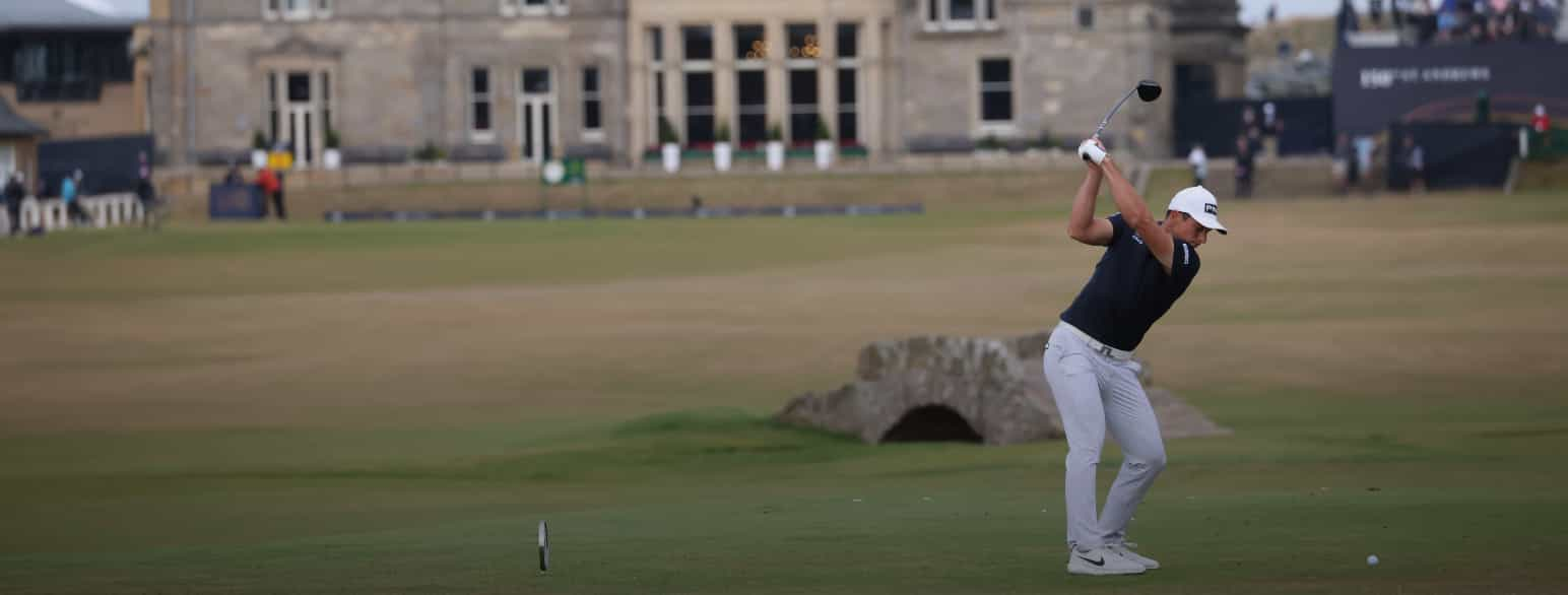 Viktor Hovland i aksjon under British Open i 2022 - en av de fire Major-turneringene i herregolf.